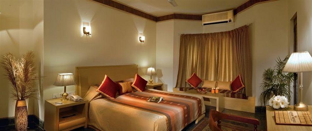 The Riverview Retreat Corbett By Leisure Hotels Garjia Chambre photo