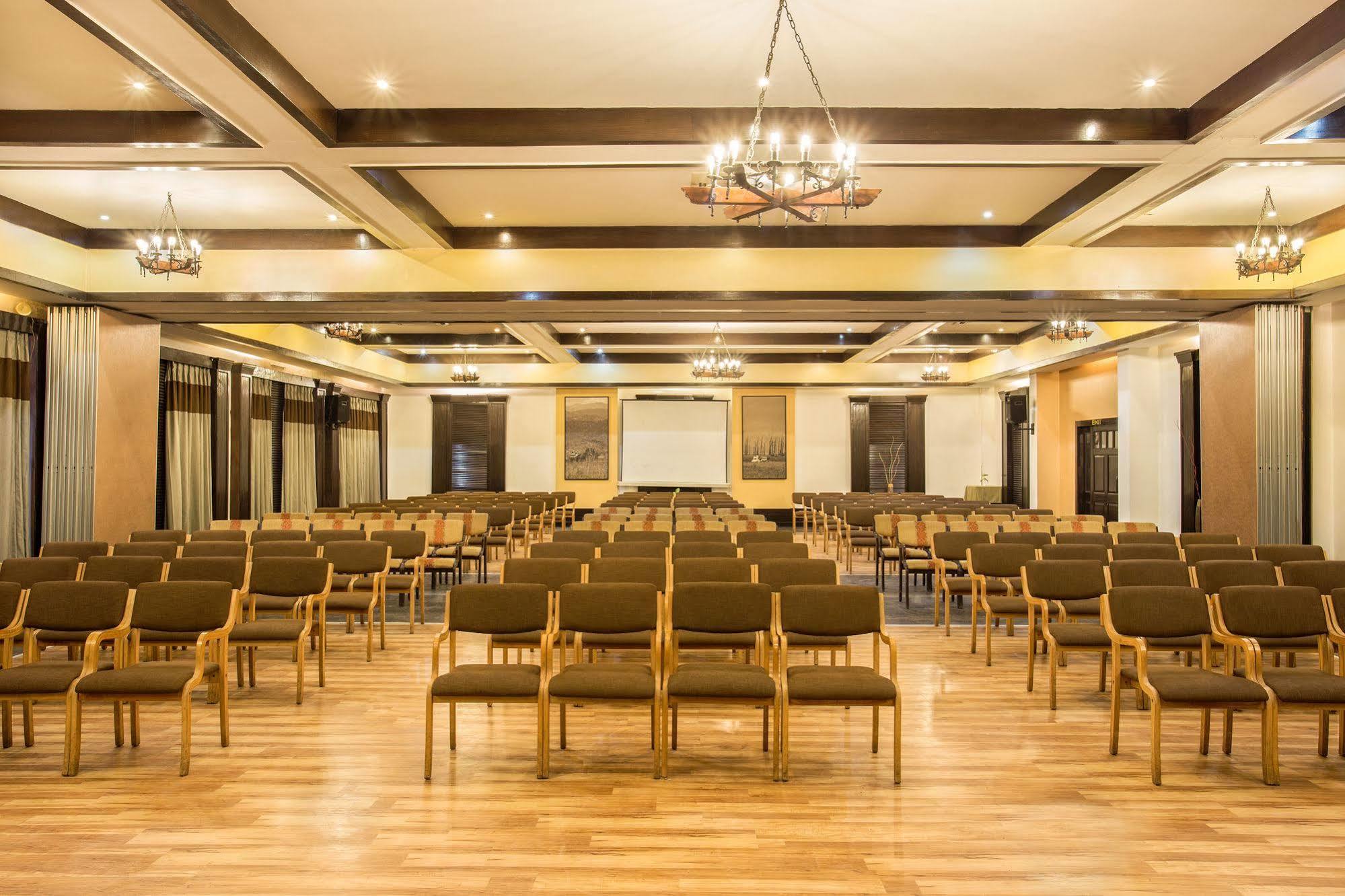 The Riverview Retreat Corbett By Leisure Hotels Garjia Extérieur photo