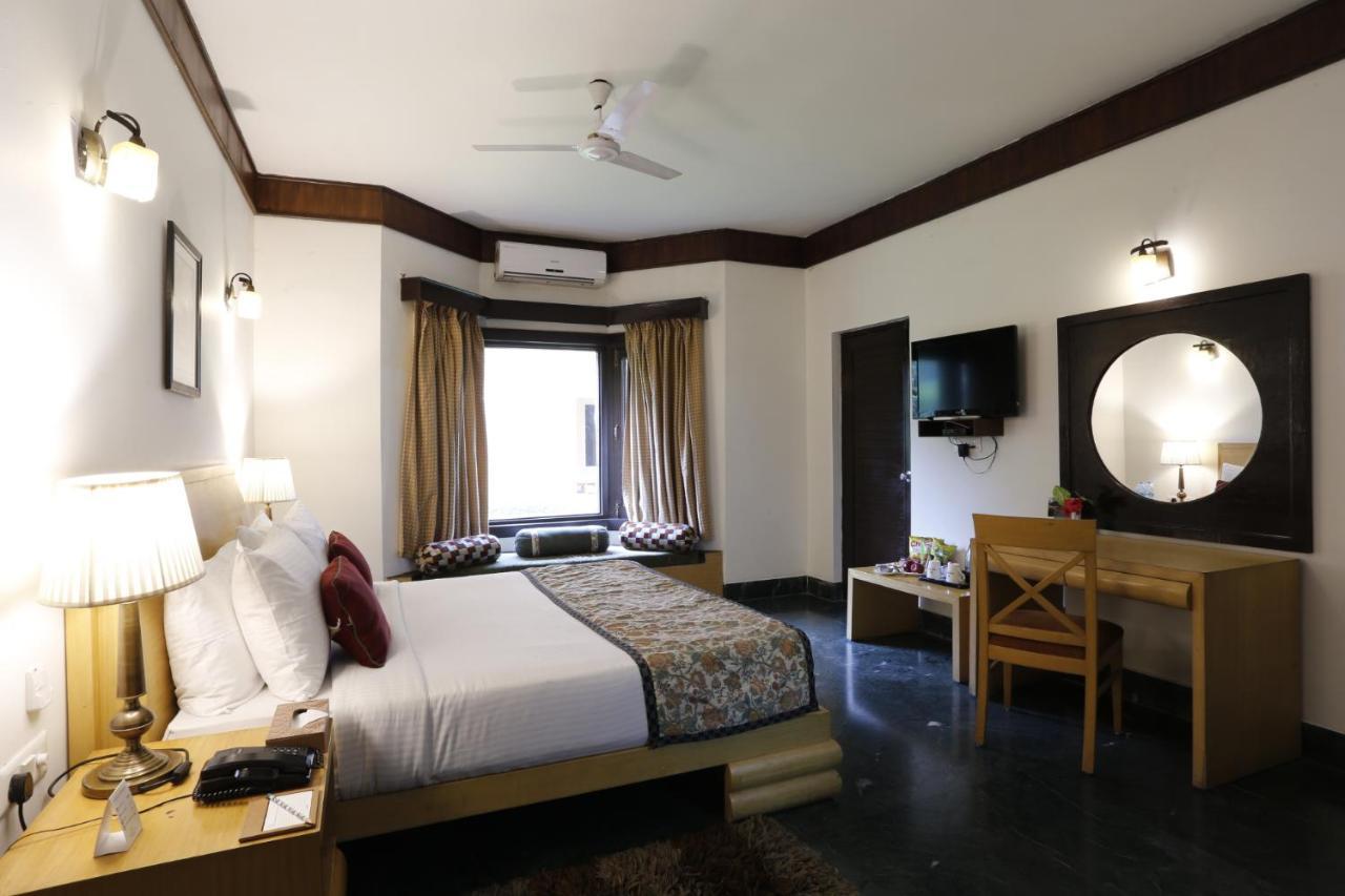 The Riverview Retreat Corbett By Leisure Hotels Garjia Extérieur photo