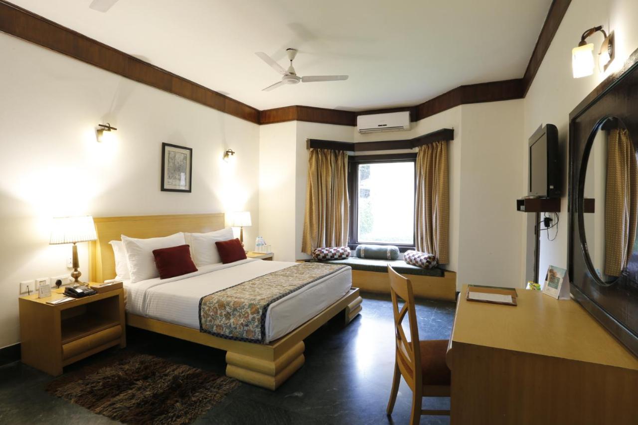 The Riverview Retreat Corbett By Leisure Hotels Garjia Extérieur photo